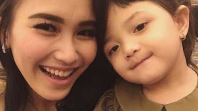 Ayu Ting Ting dan Raffi Ahmad. [Instagram]