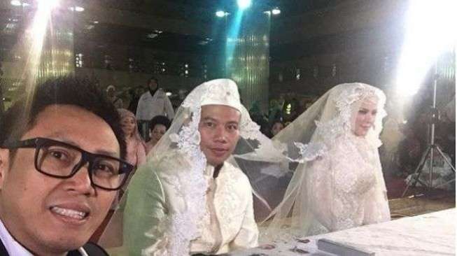 Eko Patrio jadi saksi pernikahan Vicky Prasetyo dan Angel Lelga. (Instagram)