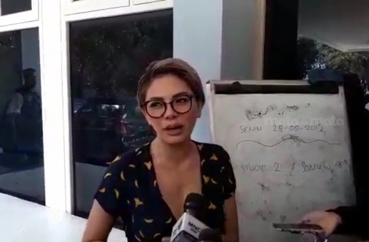 Artis Nikita Mirzani.