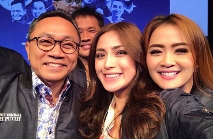 Artis Jessica Iskandar.