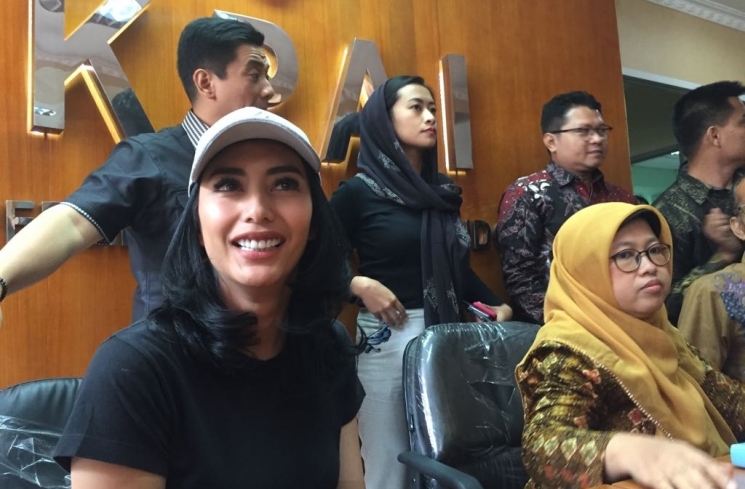 Artis Tyas Mirasih. 