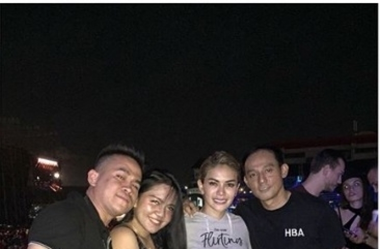 Pesta Nikita Mirzani di konser The Chainsmokers. [Instagram]