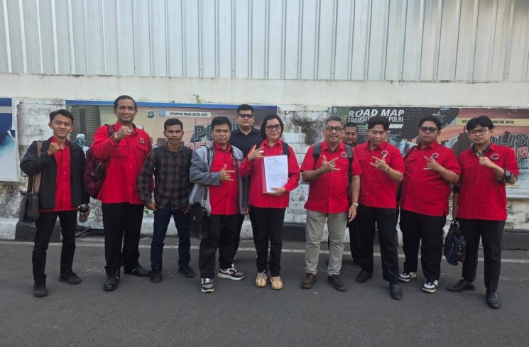 Budi Sembiring, Singgih Darjo Atmadja dan Anggota BBHAR DPD PDI Perjuangan DKI Jakarta. (ist)