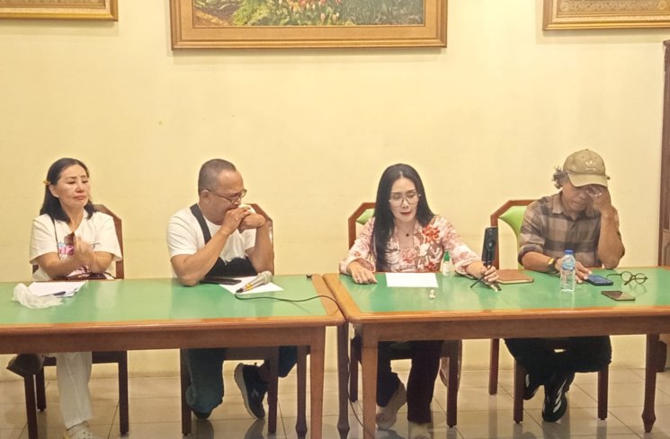 Rieke Diah Pitaloka dan Perwakilan Warga Binaan. (ist)