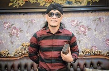 Perkara Duduk Lesehan, Adab Gus Miftah Disebut Kebanting dengan Gus Kautsar: yang Lebih Berilmu Sopan dan Merendah