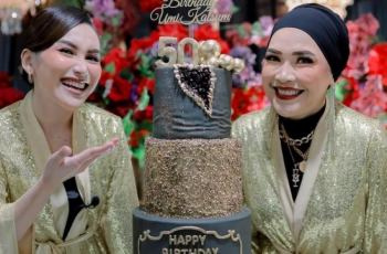Ayu Ting Ting Datangi TPS Kompak Bareng Keluarga, Penampilan Umi Kalsum Tuai Pro Kontra: yang Artis Aja Kalem