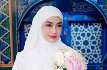 Celine Evangelista Cueki Bunda Corla ketika Disebut Beragama Nasrani, Netizen Yakin Sudah Mualaf: Kayaknya Baru