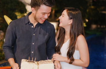 Jessica Mila Unggah Pemotretan Newborn Putrinya: Plek Ketiplek Bapaknya Banget!