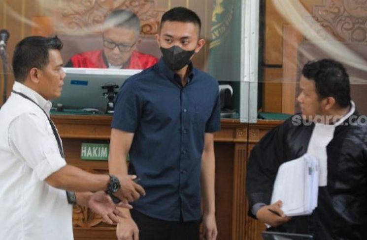 Potret Mario Dandy di persidangan (Suara.com)