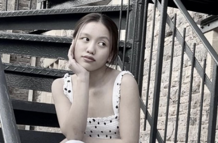 Loly atau Laura Meizani