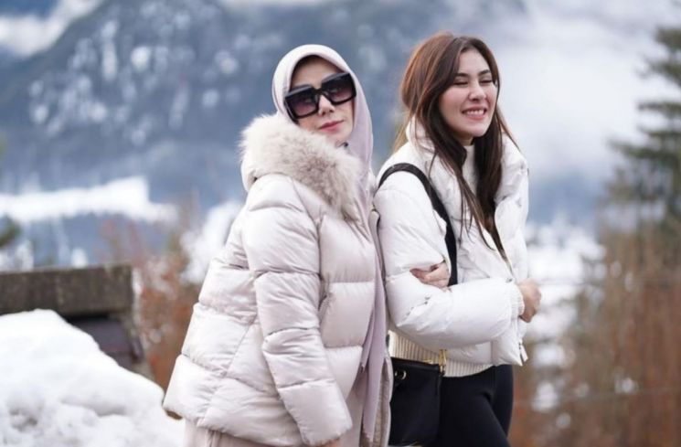Potret Amy Qanita dan Syahnaz