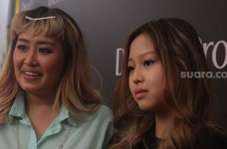 Michelle Ashley dan Pinkan Mambo
