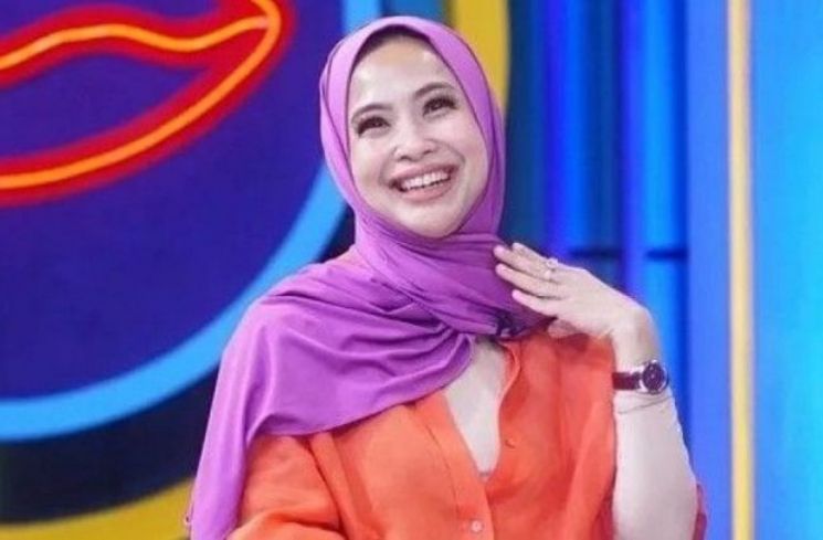 Potret Feni Rose