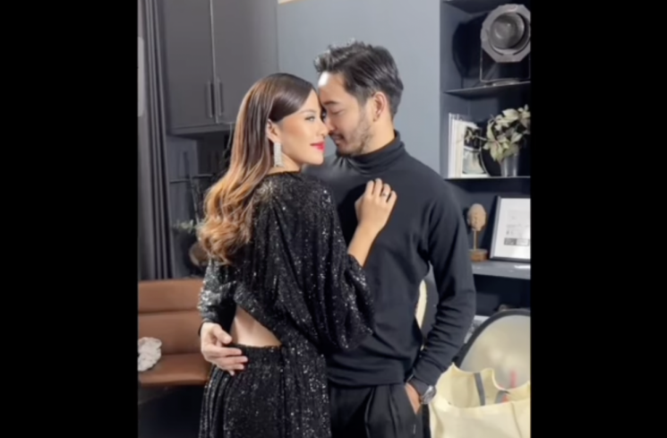 Syahnaz dan Jeje mesra
