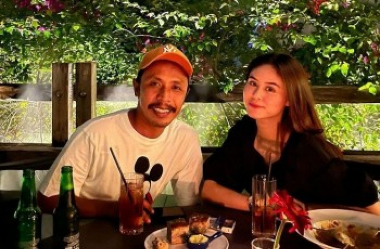 Dwinda Ratna dan Furry Setya 'Mas Pur. (instagram/@dwindaratna)