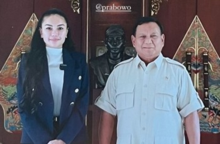 Potret Nikita Mirzani ketemu Prabowo (Instagram/@nikitamirzanimawardi_172)
