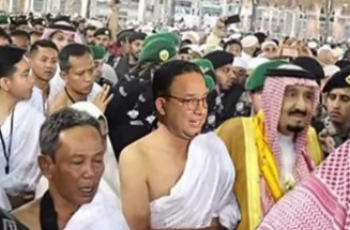 Gibran Rakabuming Kaget Nemu Foto Dirinya Ibadah Haji Bareng Anies Baswedan: Kok Ada Aku?