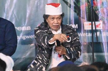 Cak Nun Jatuh Sakit hingga Namanya Jadi Trending, Kondisi Terkini Diungkap sang Istri