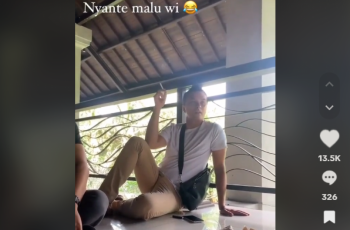 Tampil Sederhana, Nicholas Saputra Tercyduk Ngemper Sambil Merokok, Netizen: Seperti Mudah Digapai