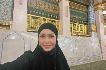 Momen Kocak Maia Estianty Saat Umroh, Jadi Ninja Pemandu Dadakan Tanpa Diketahui Jamaah