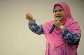 Kasih Muach Wartawan, Ekspresi Mamah Dedeh Goyangin Kepala Jawab Prahara Ria Ricis Bikin Ngakak: Plot Twist!