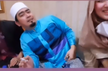 Usai Pamer Harta, Kini Ustaz Solmed Terciduk Asyik Ngerokok Diapit Cewek Cantik: Party versi Syari!
