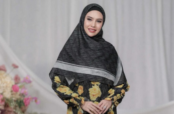 Minta Capres Tes Mengaji, Kartika Putri Menangis Saat Digeruduk Netizen: Foto Lama Sampai Dibongkar Lagi