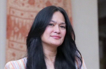 Plesiran Bareng Mantu Solehah, Outfit Donna Harun Bikin Salfok, 'Belahan' Tersorot: Heran Makin Tua Makin...