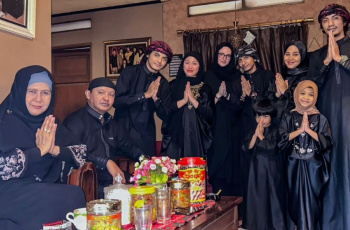 Nimbrung Keluarga Pacar daripada Lebaran Bareng Nikita Mirzani, Lolly Dicap Muka Tembok: Gak Punya Urat Malu?