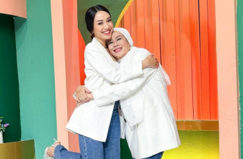 Blak-Blakan Ngaku Tak Bisa Masak dan Beres Rumah, Respon Dewi Yull Bikin Menantu Syok