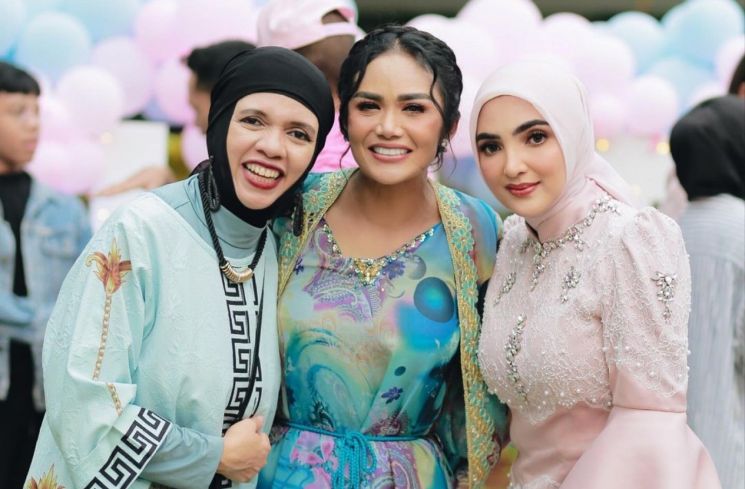 Krisdayanti akur dengan Ashanty [Instagram/ashanty_ash]