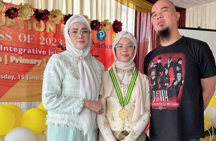 Ahmad Dhani bersama Mulan Jameela dan Safeea Ahmad (Instagram)