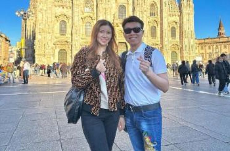Dokter Richard Lee dan istri, Dokter Rina Effendi. (Instagram/renieffendi24)