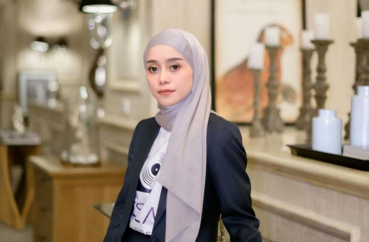 Penampilan Lesti Kejora di acara peresmian Leslar Record (Instagram/@lestykejora)
