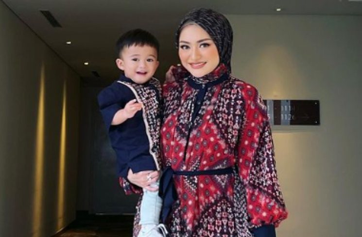 Nathalie Holscher dan Adzam (instagram)