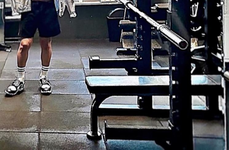 G-Dragon pamer abs di Instagram. (instagram/xxxibgdrgn)