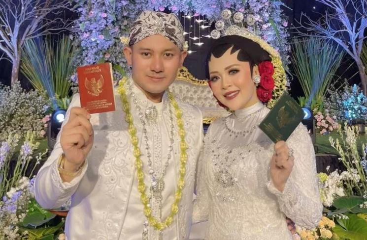 Meylisa Zaara dan suami, Atok. (Instagram)