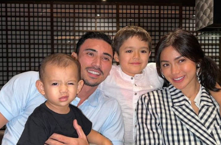 Keluarga Vincent Verhaag dan Jessica Iskandar (Instagram)
