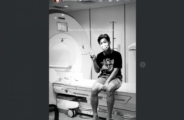 Putri Titian unggah foto Junior Liem di rumah sakit. (instagram/putrititian)