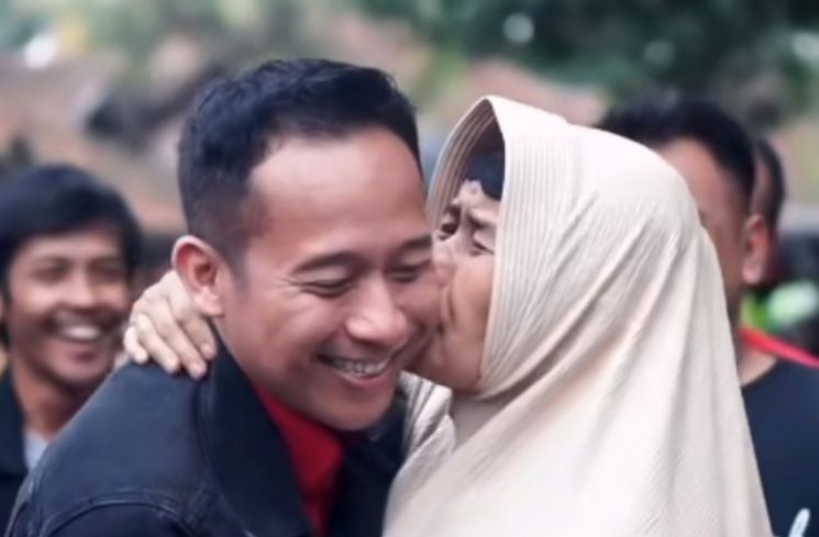 Denny Cagur blusukan jelang Pemilu (Instagram/@dennycagur)