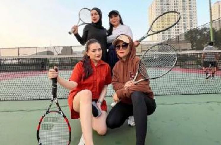 Potret Nathalie Holscher Main Tenis. (Instagram/nathalieholscher)
