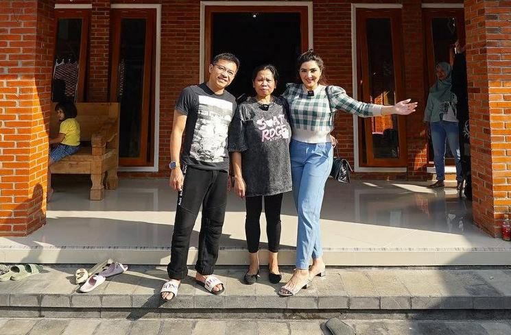 Anang Hermansyah, Ashanty, dan ART (Instagram/@ashanty_ash)