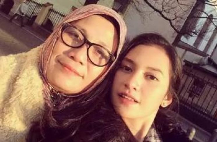 Potret Kebersamaan Indah Permatasari dan Nursyah. (Instagram/flower_iranayapenda08)