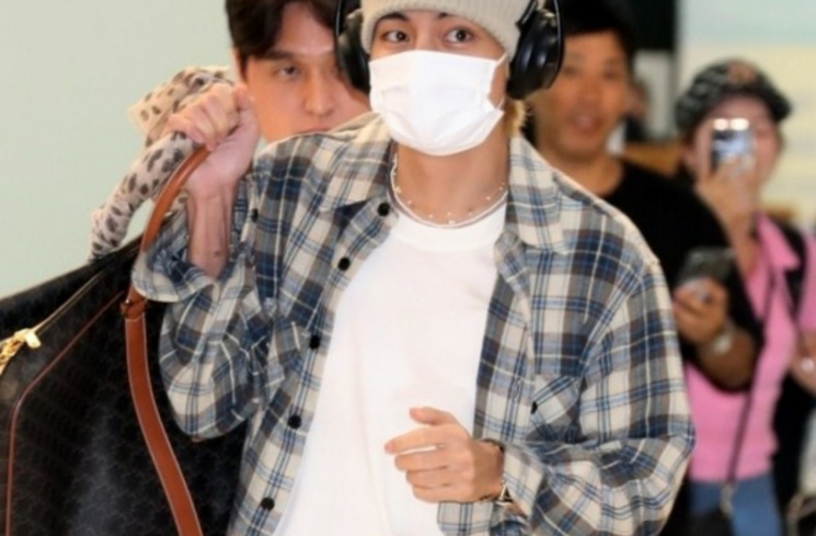 V BTS pulang dari Jepang (Starnews Korea)