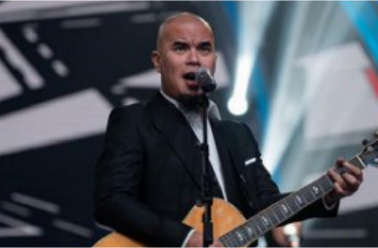 Ahmad Dhani kampanyekan Capres Prabowo Subianto dan Mulan Jameela saat konser di Tasikmalaya [Instagram @ahmaddhaniofficial]