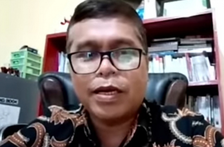 Potret Fikri Riza, pengacara Ayu Soraya [Tangkap layar kanal YouTube Cumicumi]