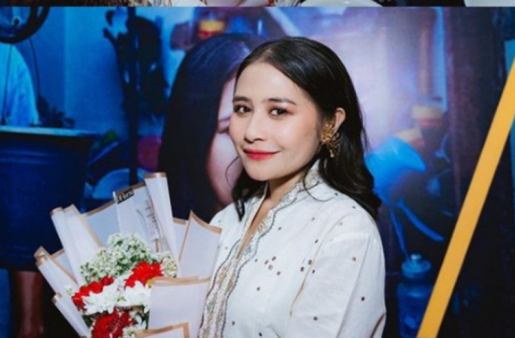 Prilly Latuconsina [Instagram/prillylatuconsina96]