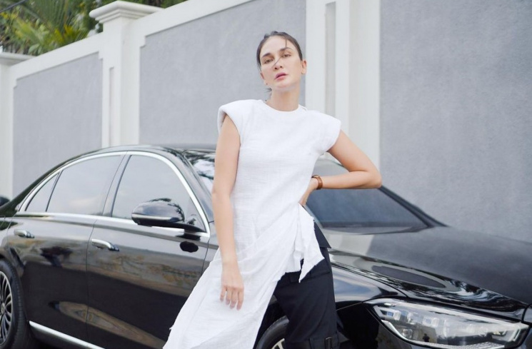Luna Maya [(Instagram/@lunamaya)]