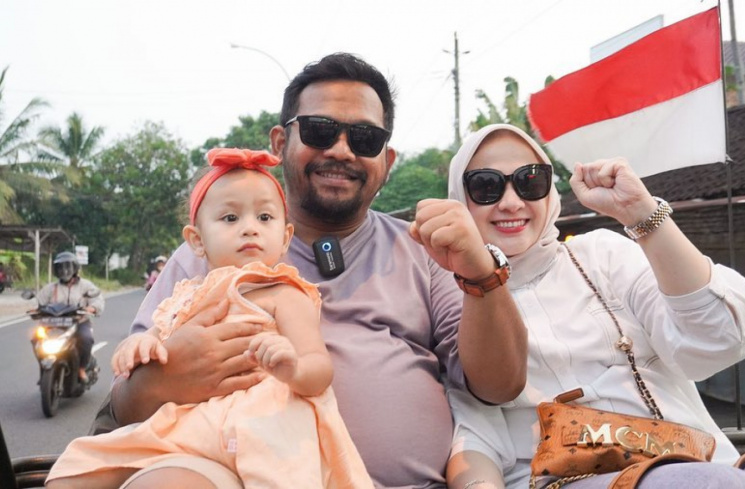 Bedu dan istri [Instagram]