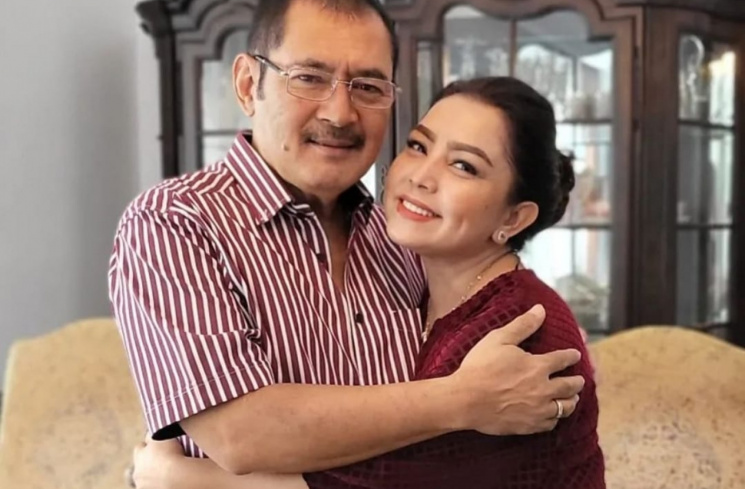Bambang Trihatmodjo dan Mayangsari. (intagram @mayangsari_official)